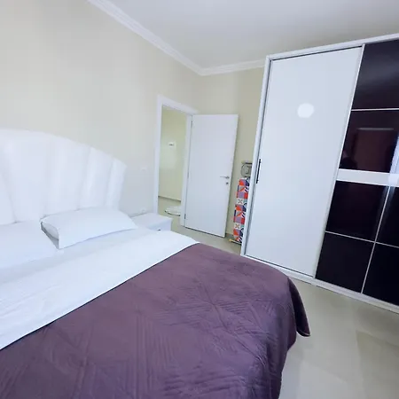 Apartament 4 Season